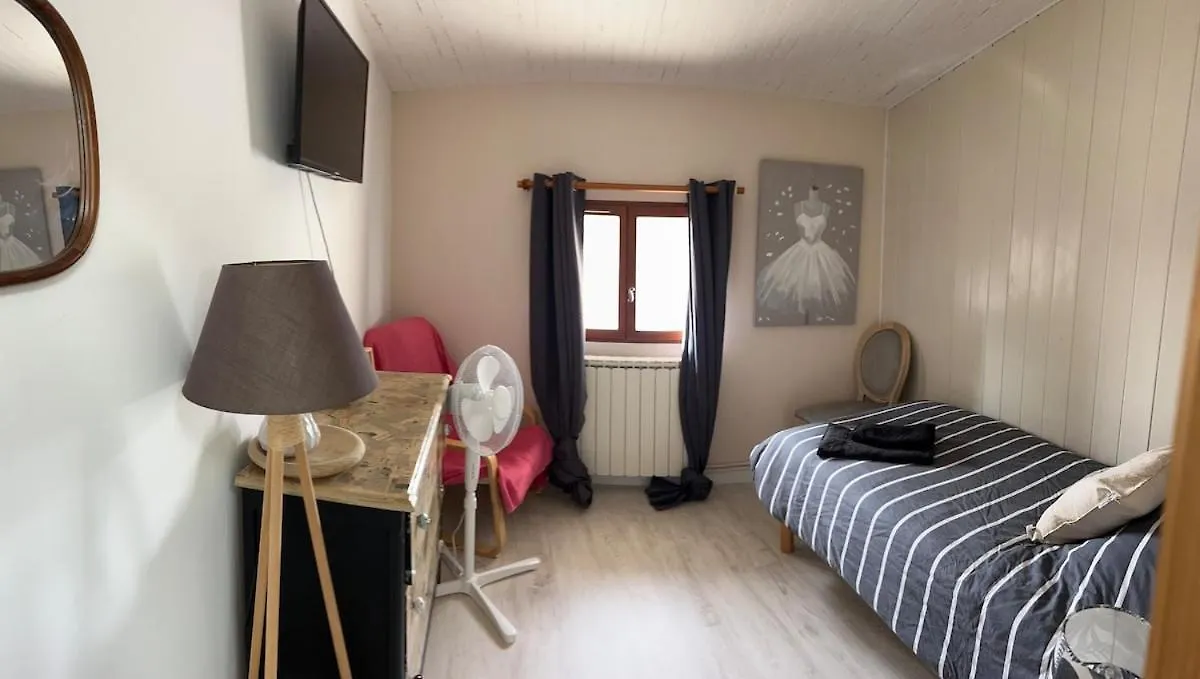 Maison De Village Typique Meysse شقة
